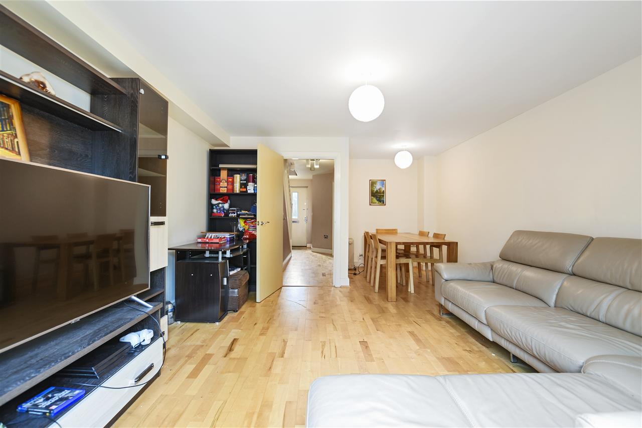 Wraysbury Drive, West Drayton