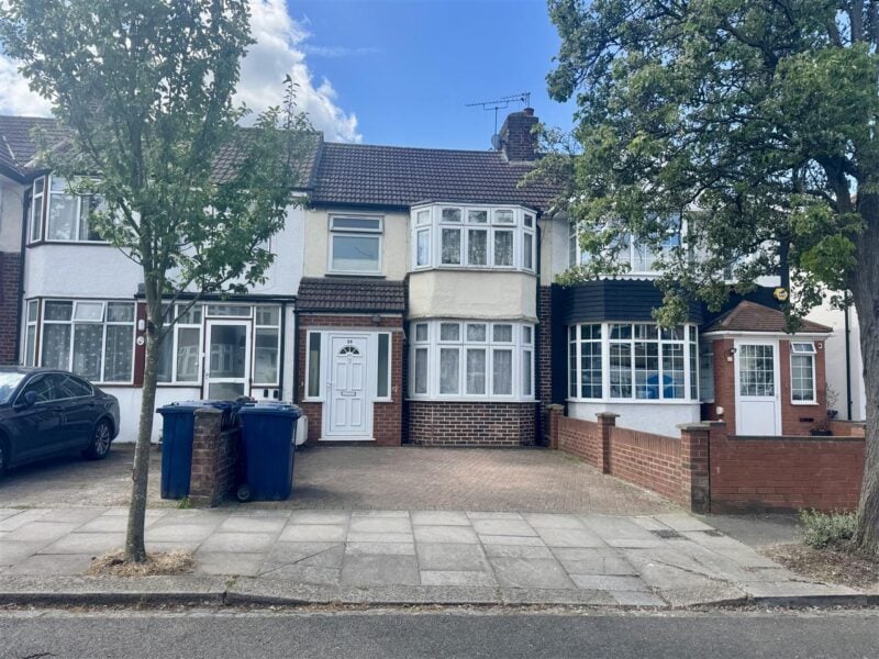 Coniston Avenue, Greenford