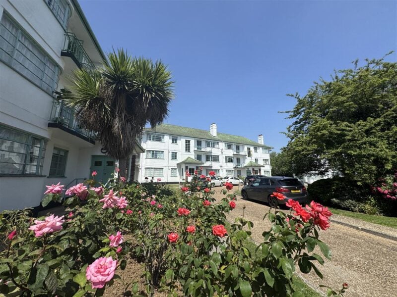 Capel Gardens, Pinner