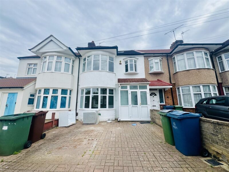 Sandhurst Avenue, Harrow