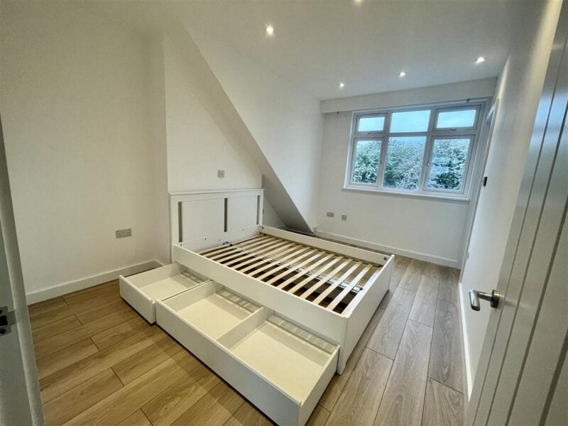b Blenheim Road, Harrow