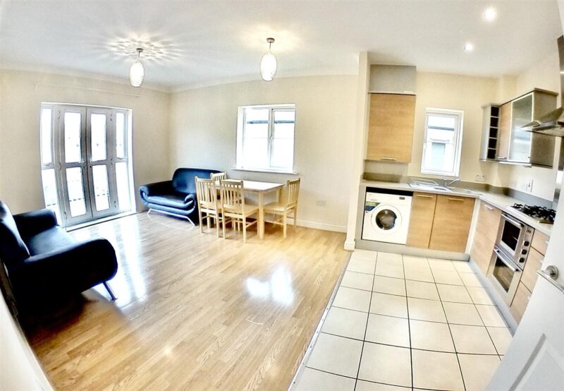 Periwood Crescent, Perivale