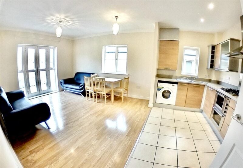 Periwood Crescent, Perivale
